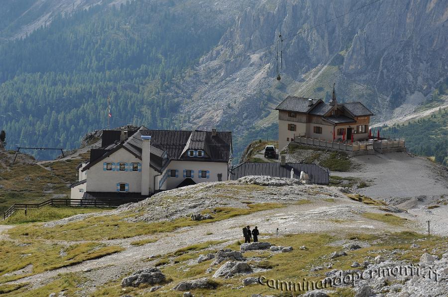 054 Rifugio Vajolet e Preuss.JPG